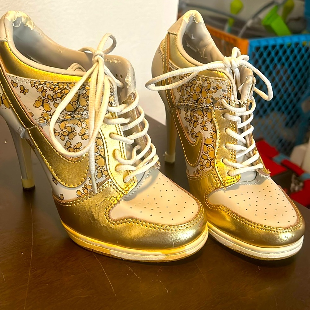 Nike gold butterfly heels 6.5 lightly worn.